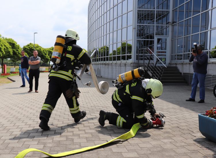Na Bazenima Cerine održana pokazna vatrogasna vježba