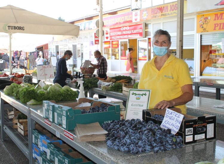 Šljive iz OPG-a Kodrić u punom su rodu, na placu u Koprivnici Barica je svakog dana