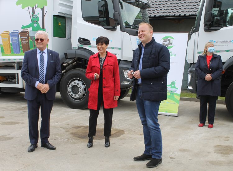 Dva nova komunalna vozila za odvojeno prikupljanje otpada predstavljena javnosti