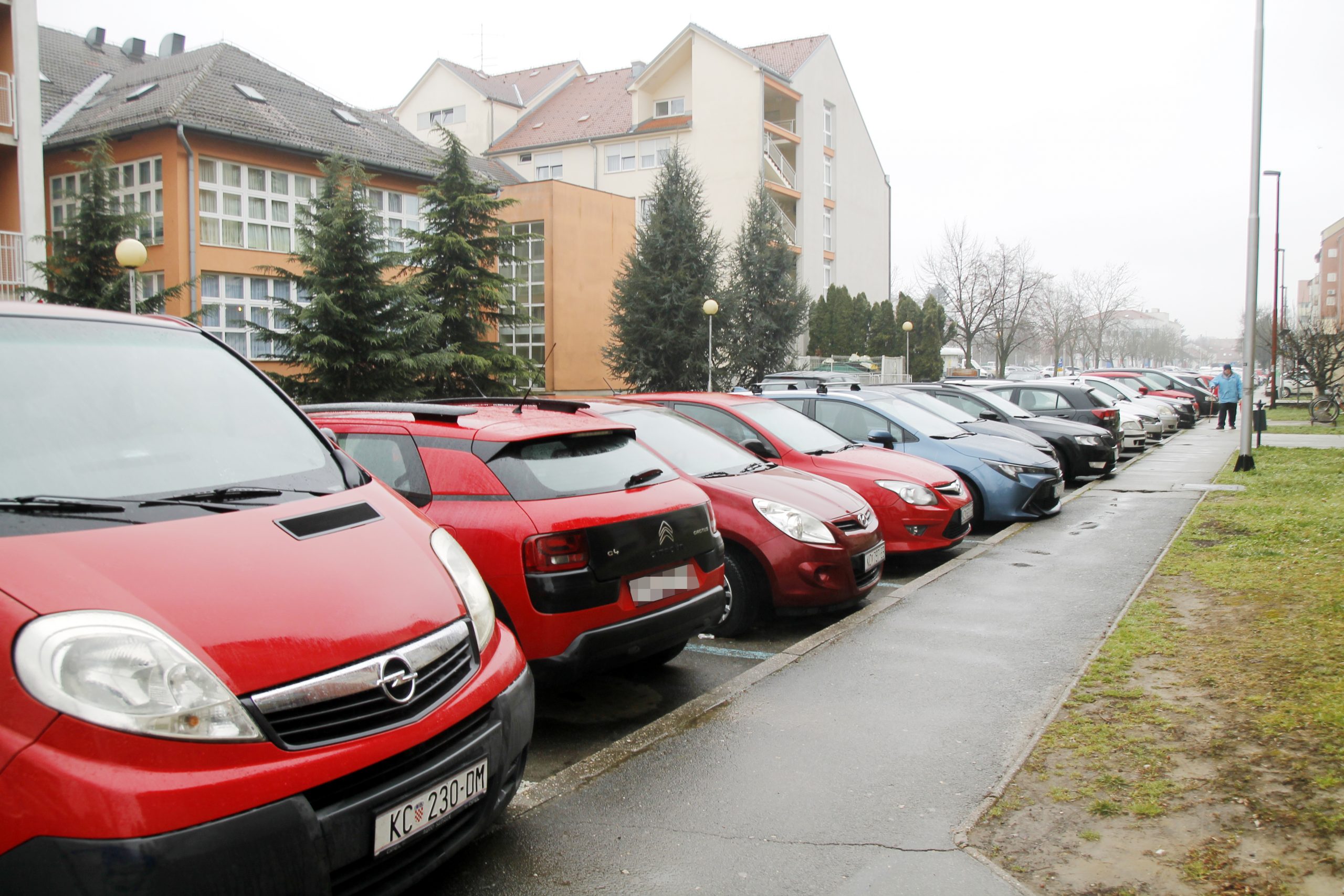 Obavijest o parkirališnim mjestima – Trg Eugena Kumičića