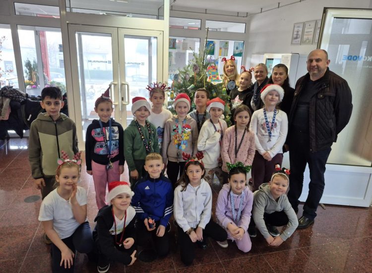 Predbožićno veselje u Komunalcu uz kreativne eko ukrase