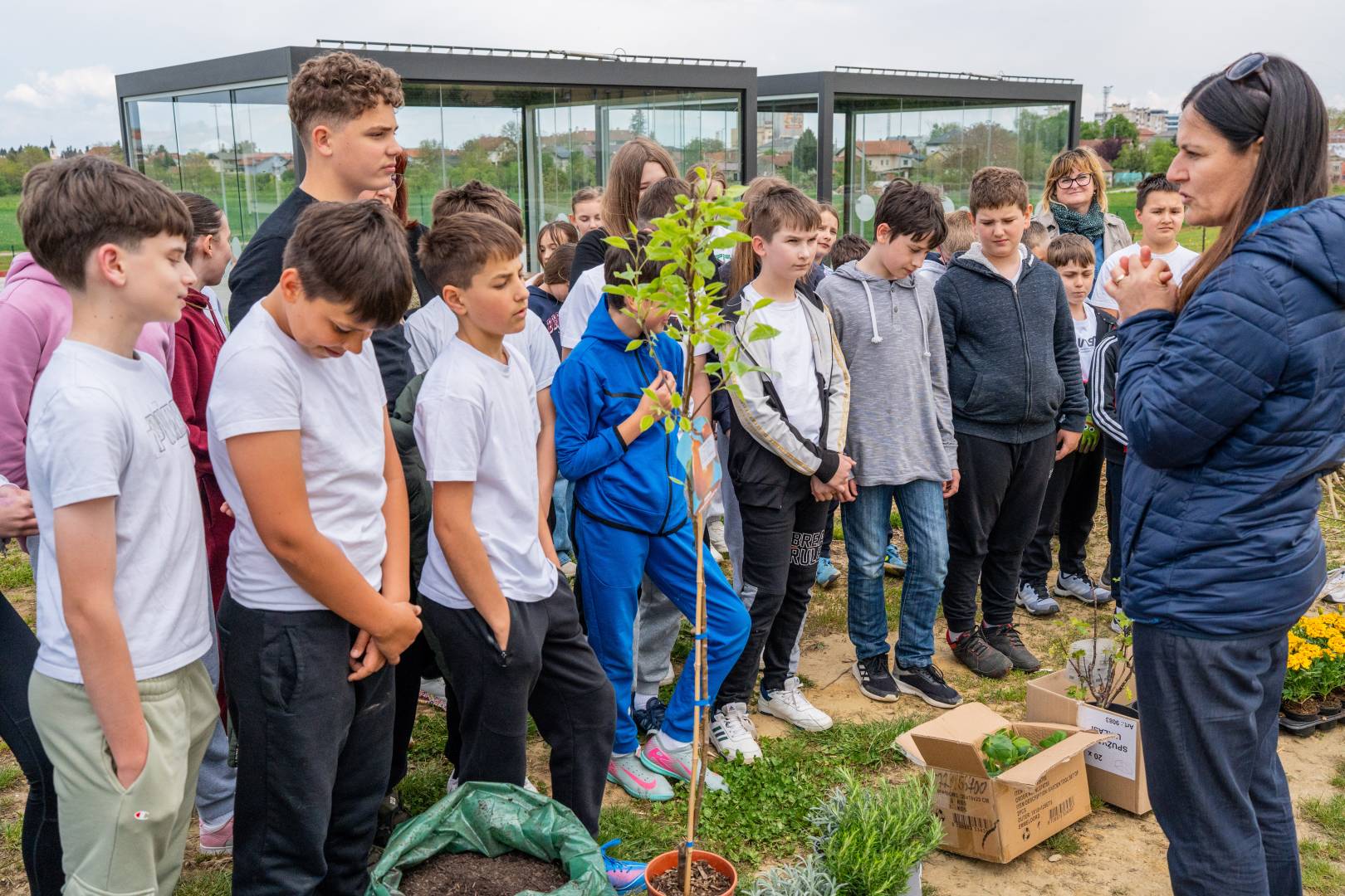 Školski Eko vrt Podolice dobio novu šumu hrane povodom Dana planeta Zemlje