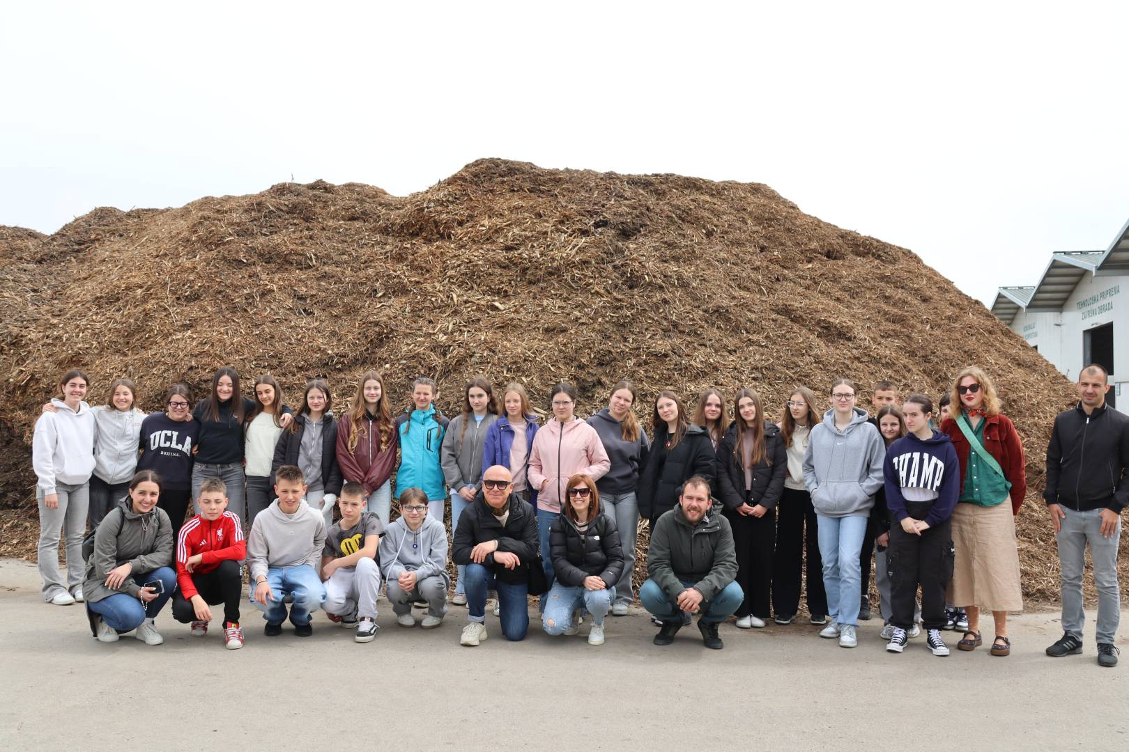 Učenici OŠ „Fran Koncelak“ Drnje i učenici iz Slovačke i Italije  posjetili Kompostanu