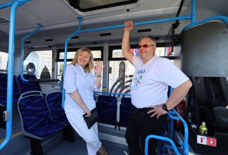 Bus Ko pocetna konferencija