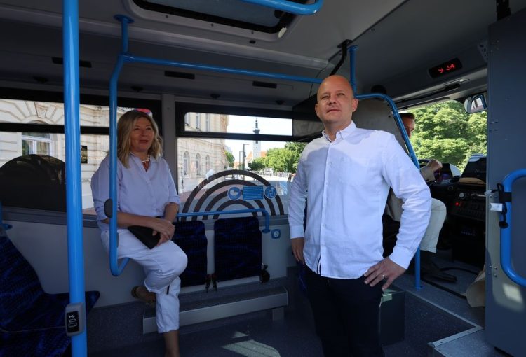 Bus Ko pocetna konferencija 2026