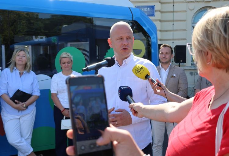 Bus Ko pocetna konferencija 2026