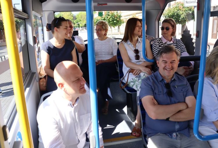 Bus Ko pocetna konferencija 2026