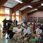 Veselo u skolu press