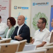 Veselo u skolu press