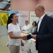 Veselo u skolu press