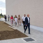 Veselo u skolu press